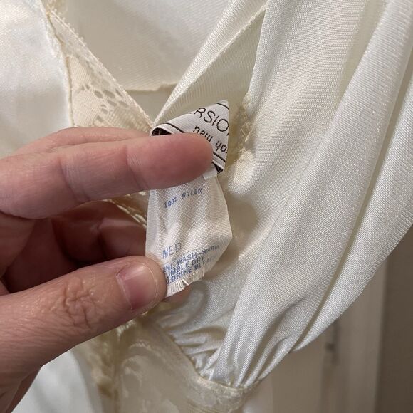 Diversions White Ivory Satin Long Maxi Night Gown Lounge Womens Size M Lace Trim - Picture 6 of 10